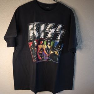 Kiss box type tee